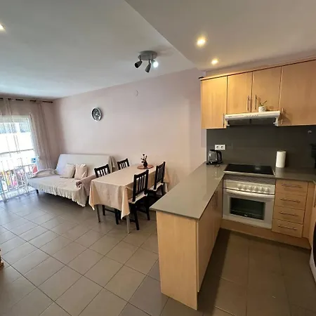 Trimaran Apartment *
